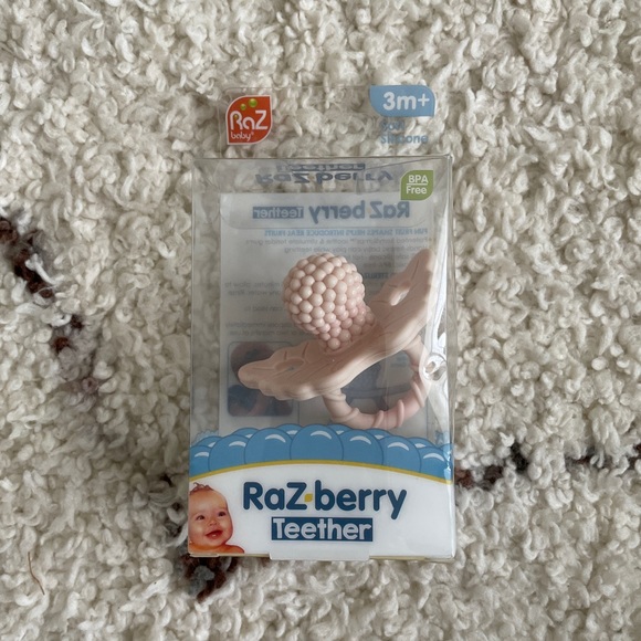 Raz berry teether - Picture 1 of 3